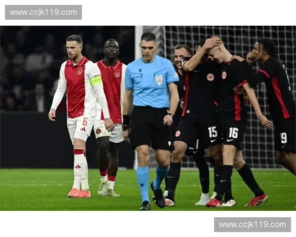 1617欧联杯决赛回顾：曼联与阿贾克斯激战成经典，历史刻画胜者荣耀